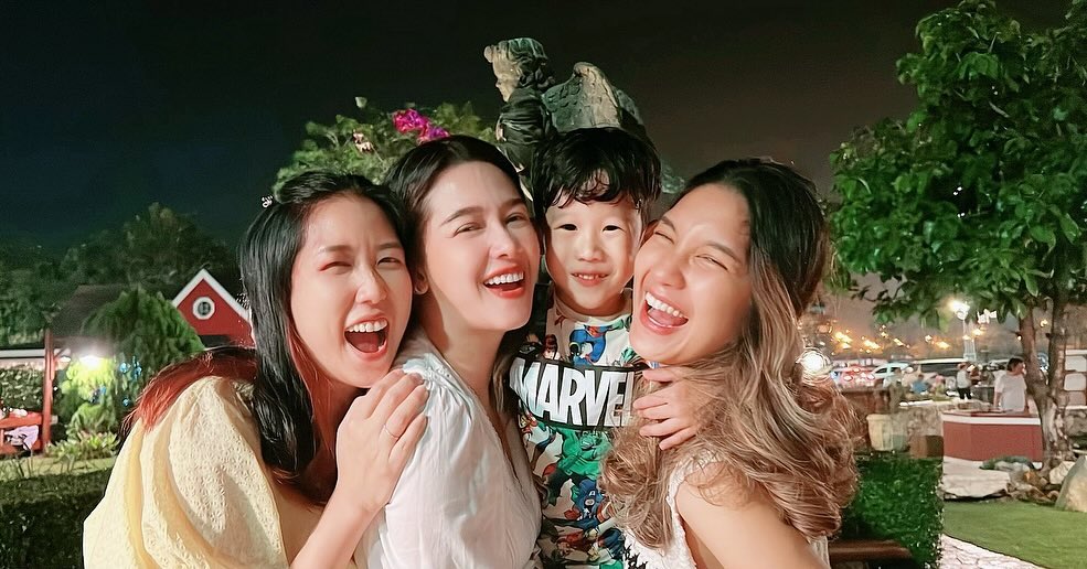 โม - อมีนา พินิจ