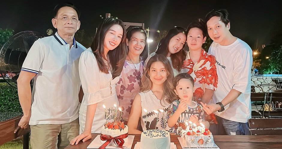 โม - อมีนา พินิจ