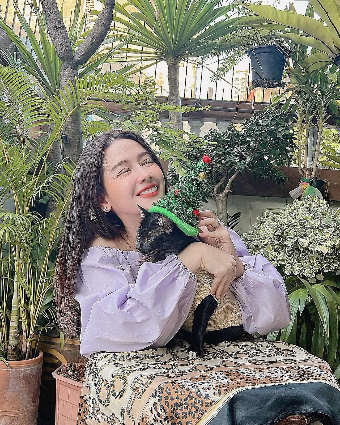 โม - อมีนา พินิจ