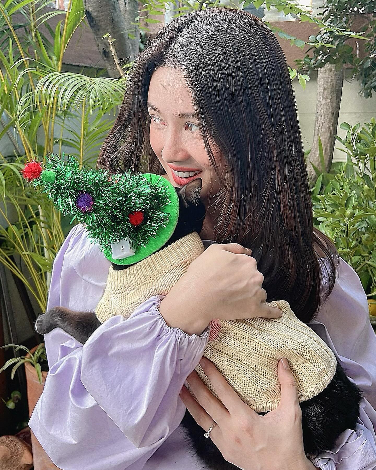 โม - อมีนา พินิจ