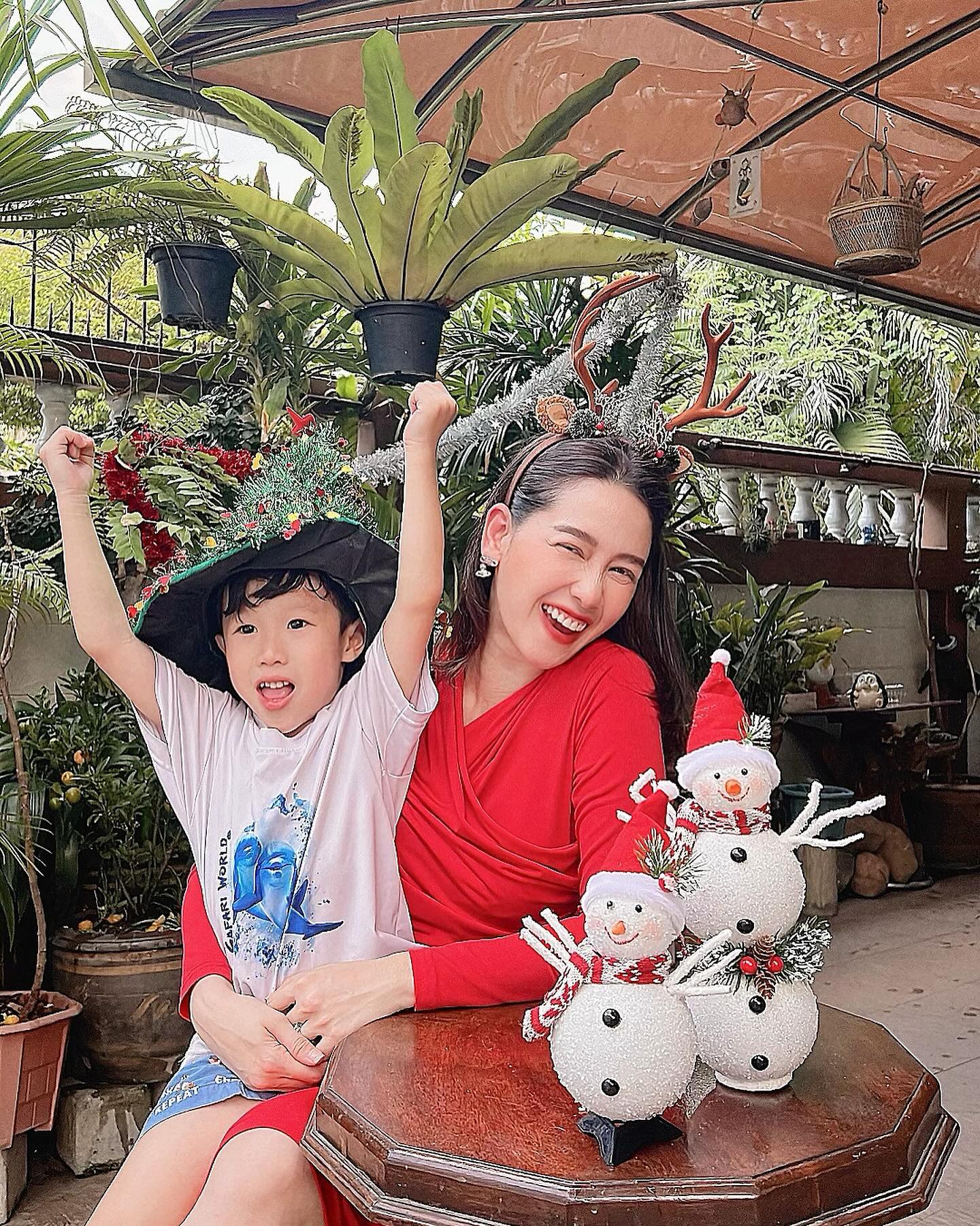โม - อมีนา พินิจ