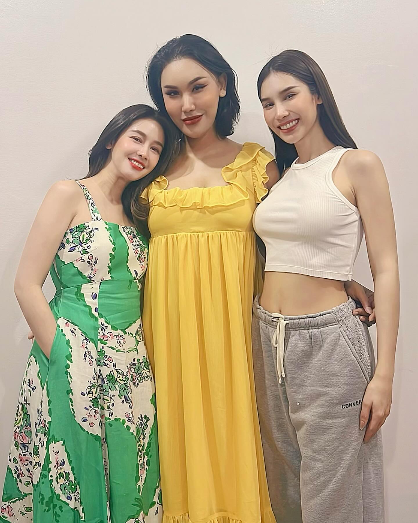 โม - อมีนา พินิจ
