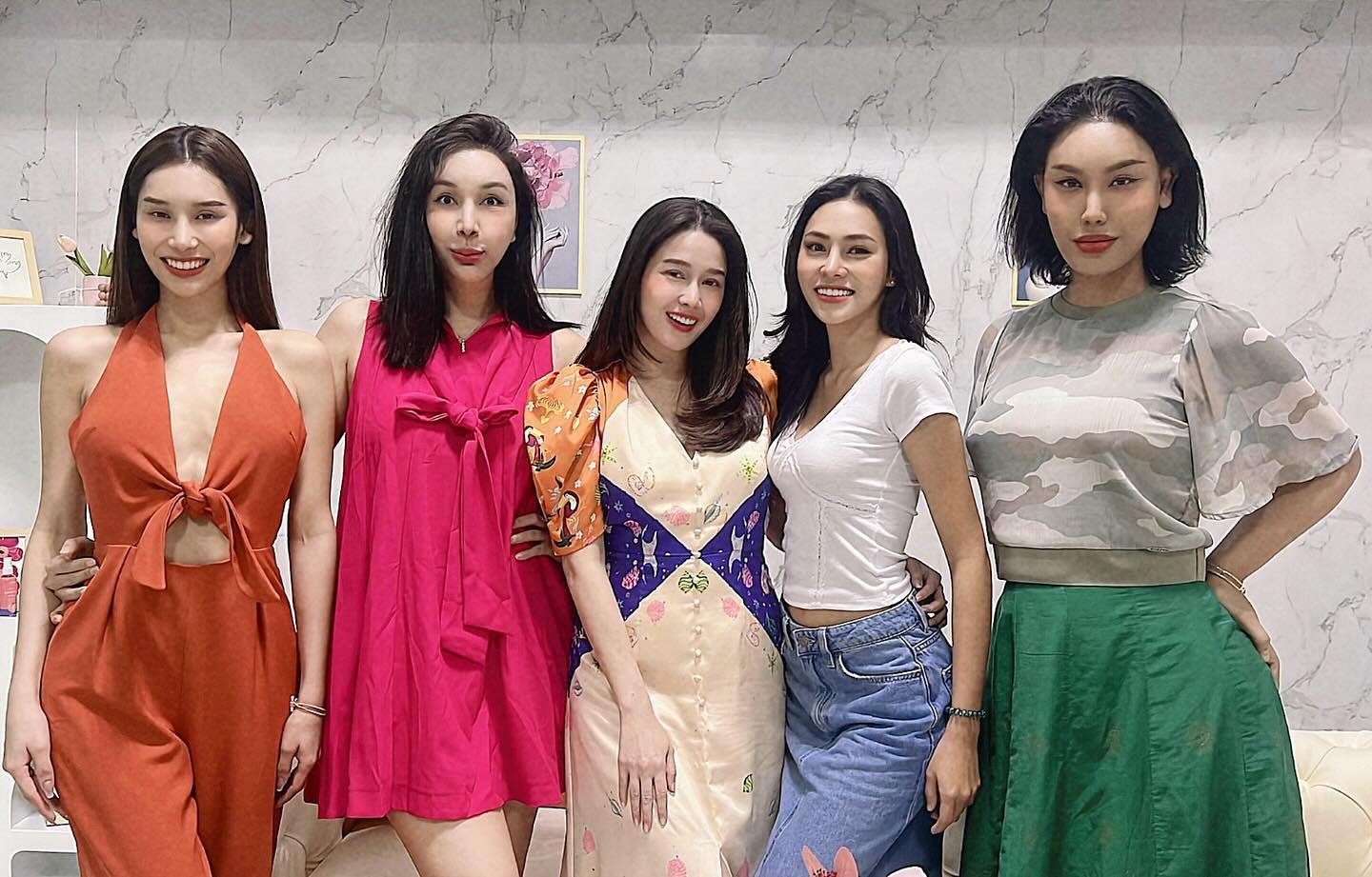 โม - อมีนา พินิจ