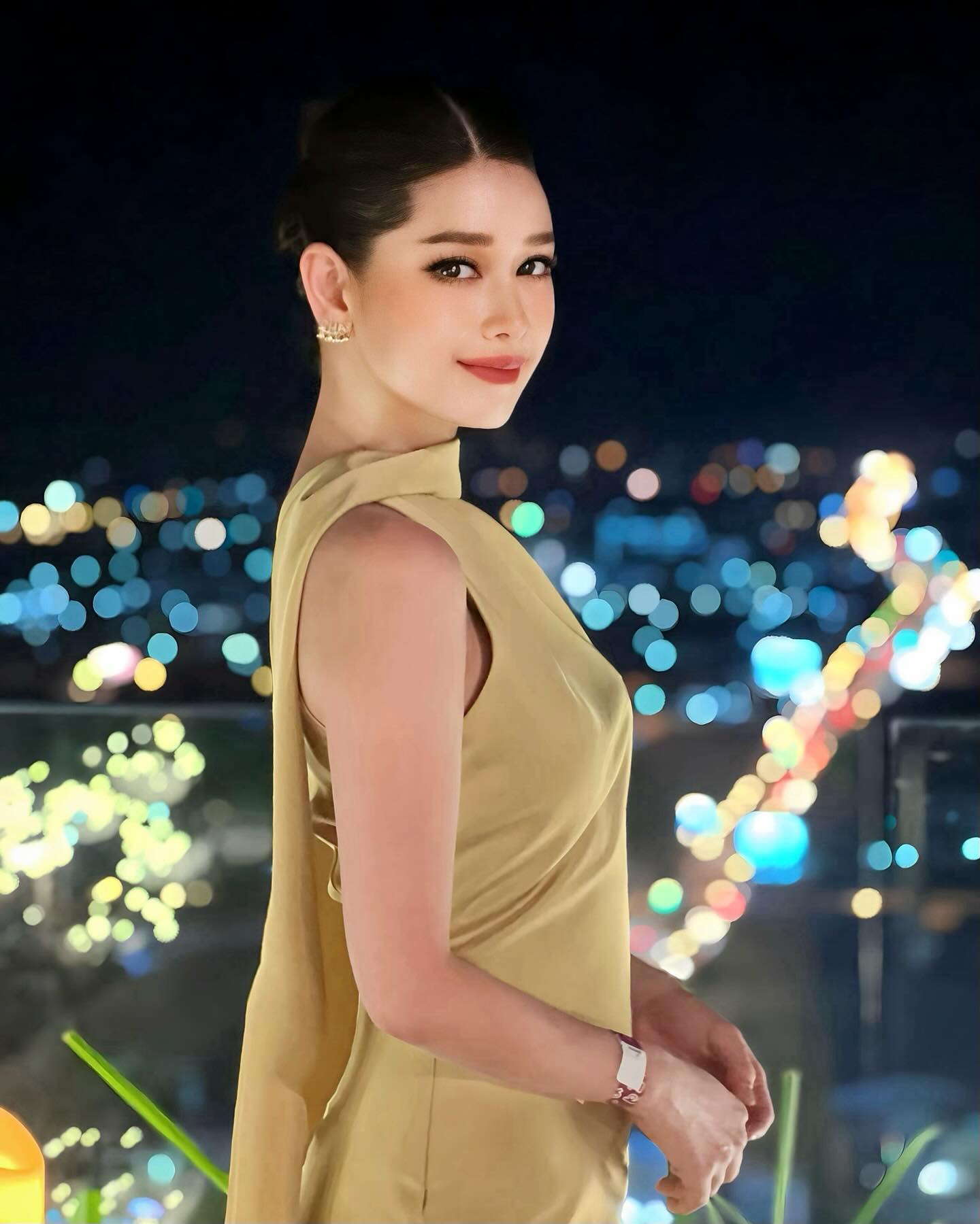 โม - อมีนา พินิจ