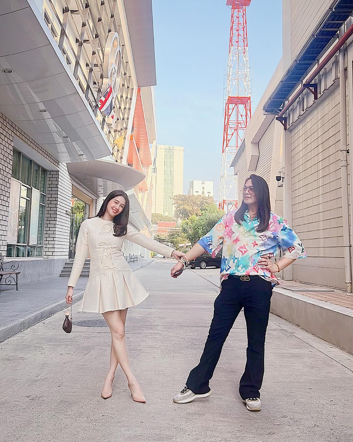 โม - อมีนา พินิจ