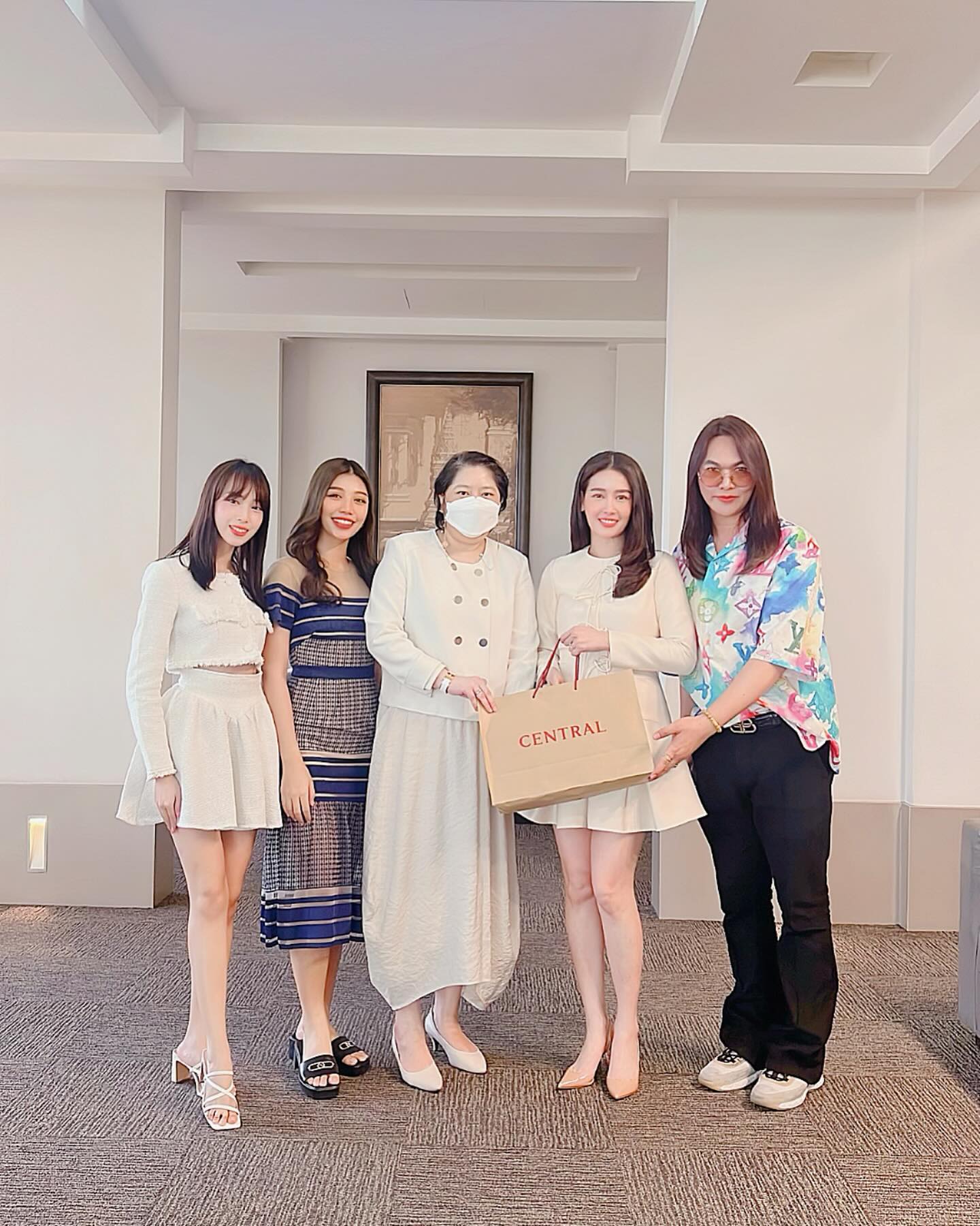 โม - อมีนา พินิจ