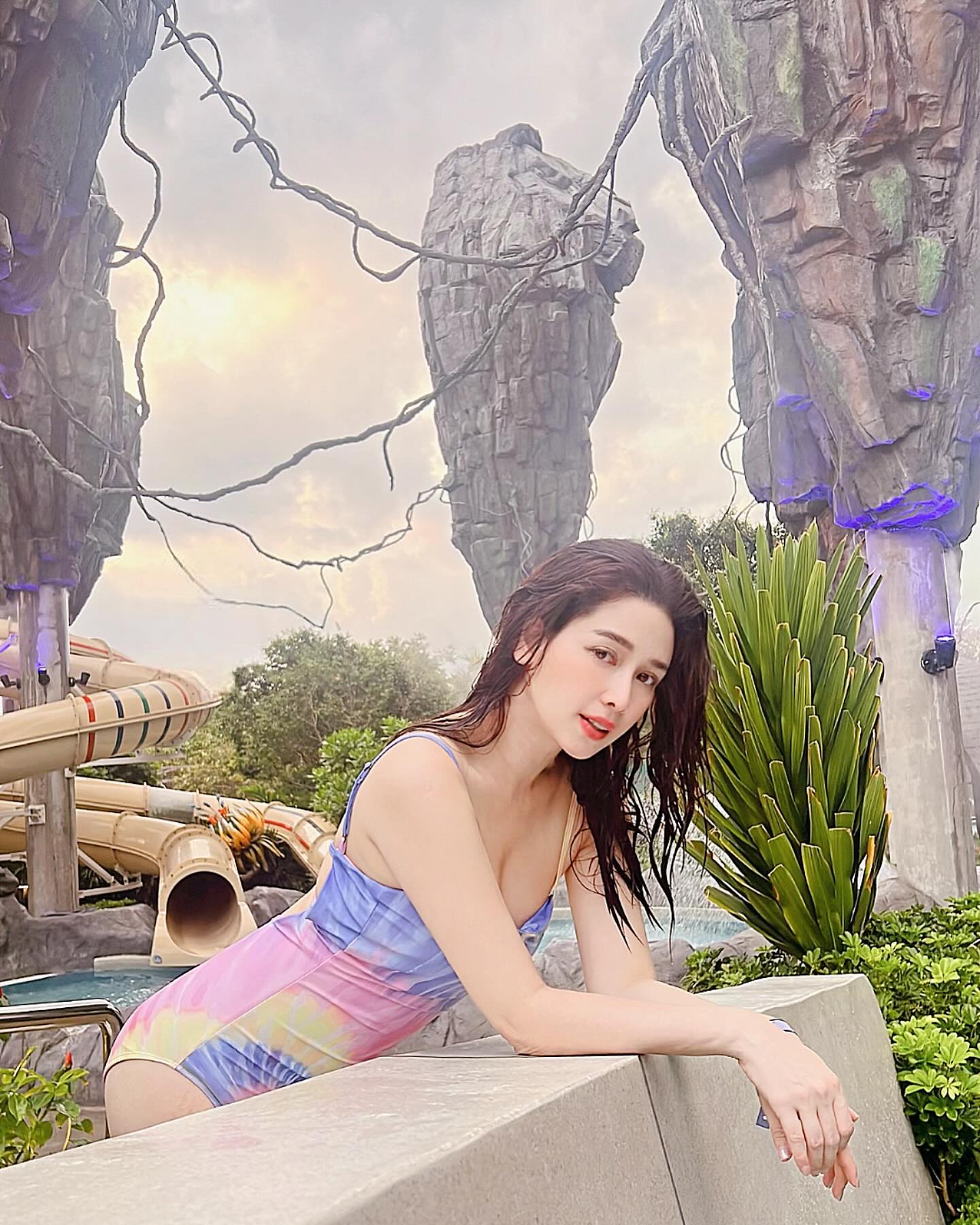 โม - อมีนา พินิจ