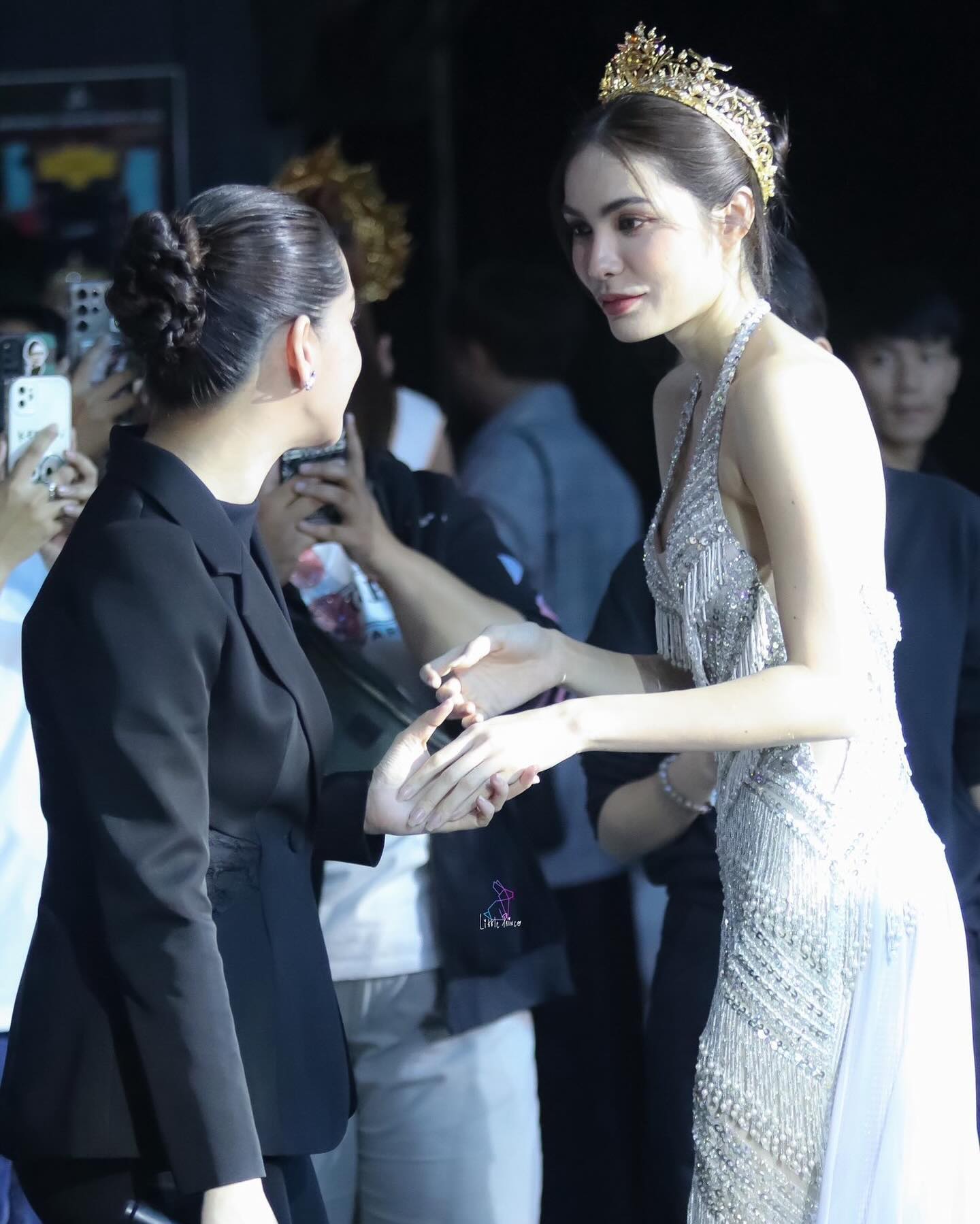 โม - อมีนา พินิจ