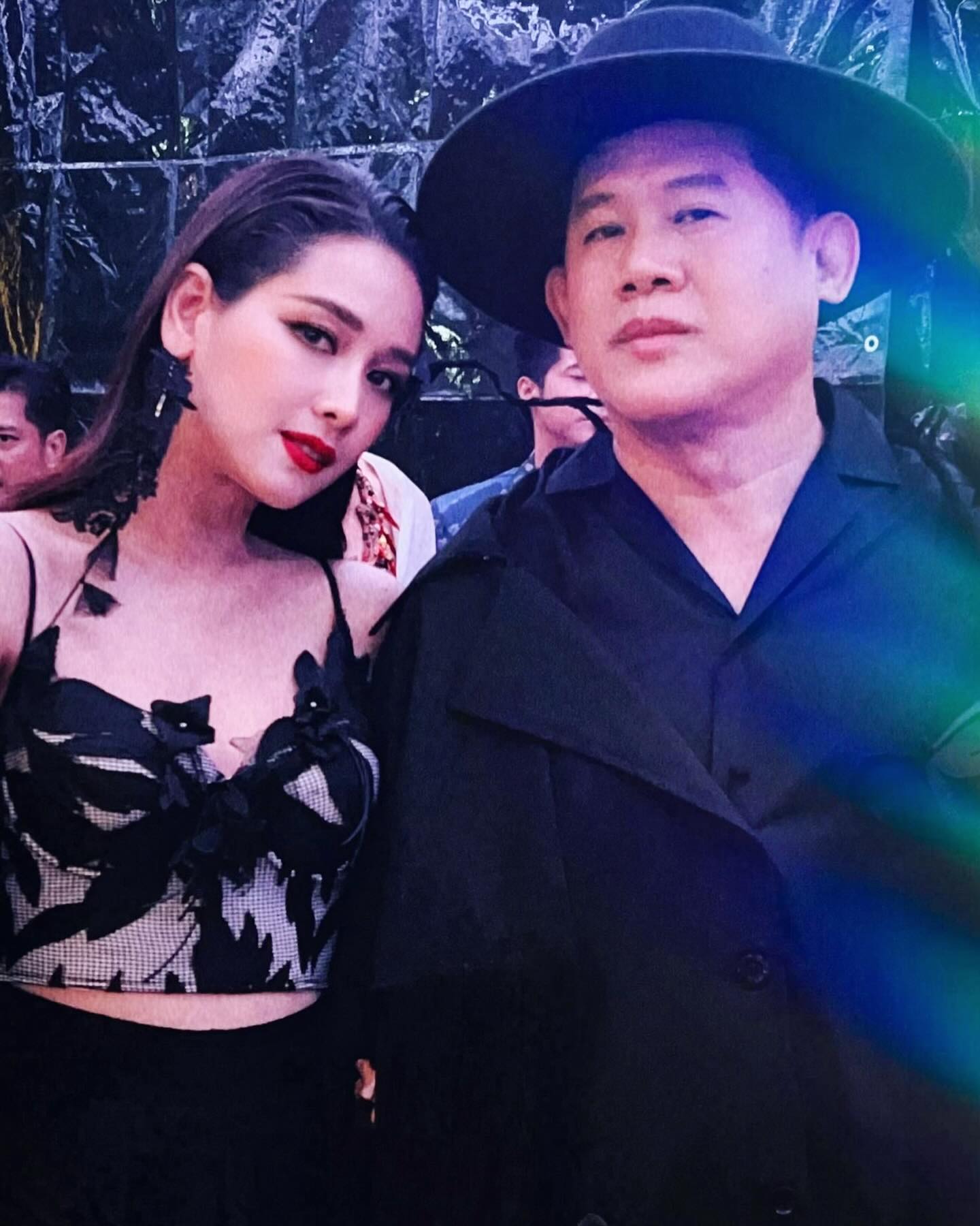 โม - อมีนา พินิจ