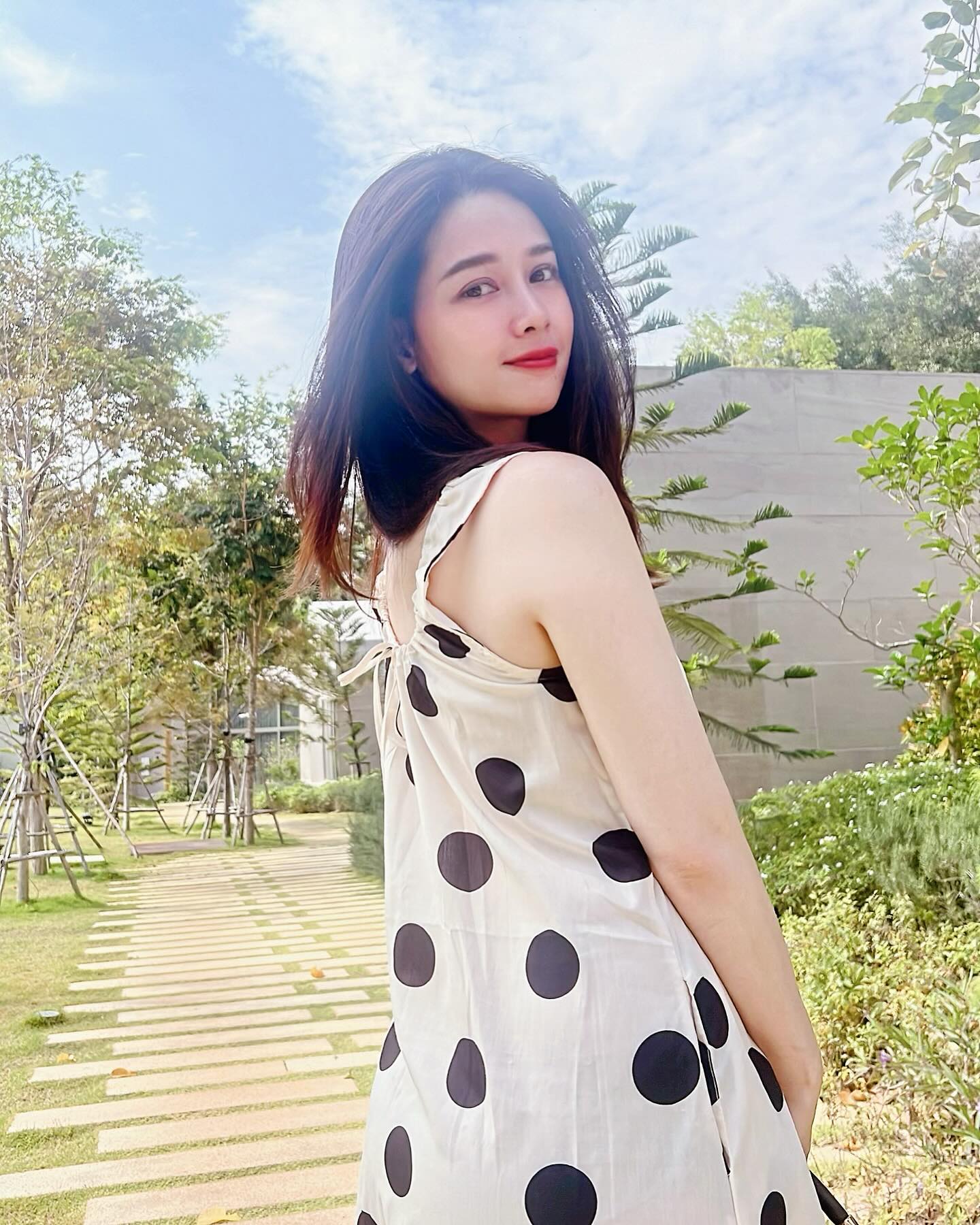 โม - อมีนา พินิจ