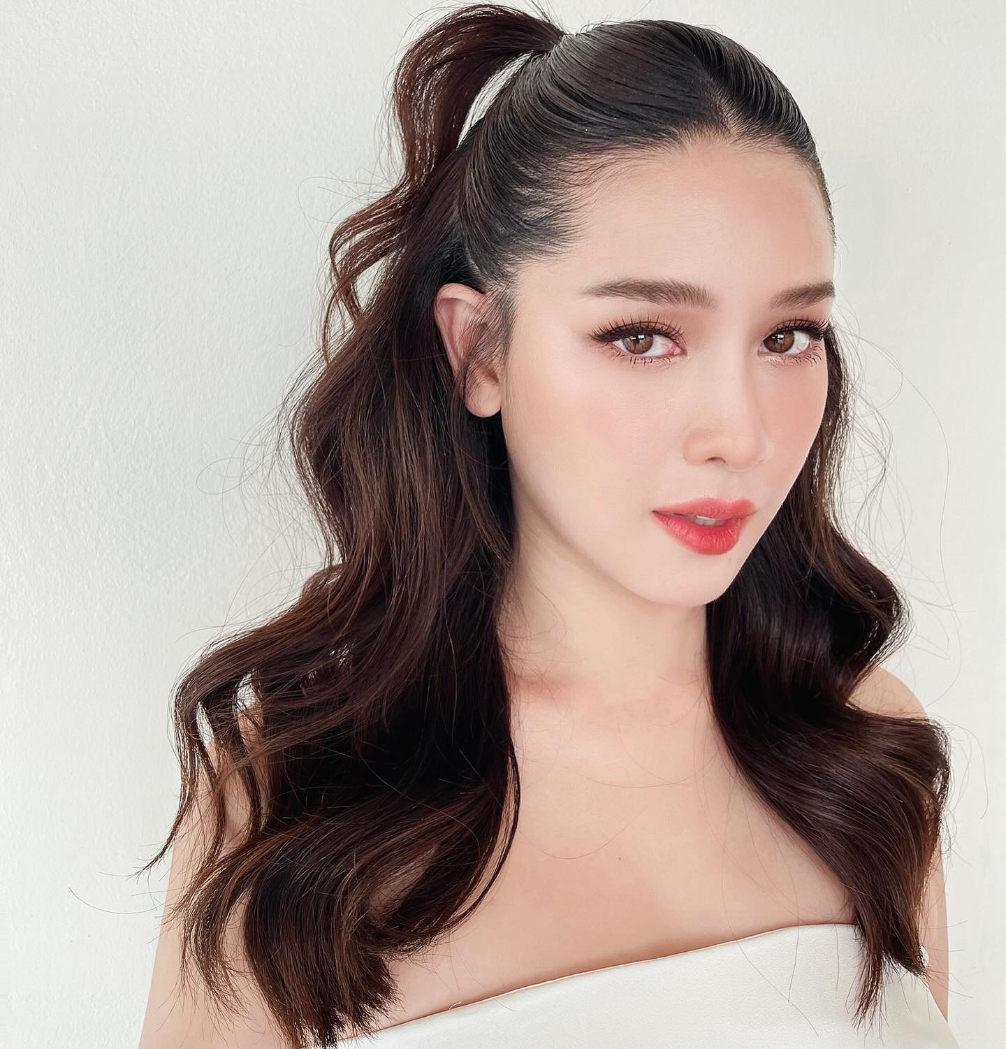 โม - อมีนา พินิจ