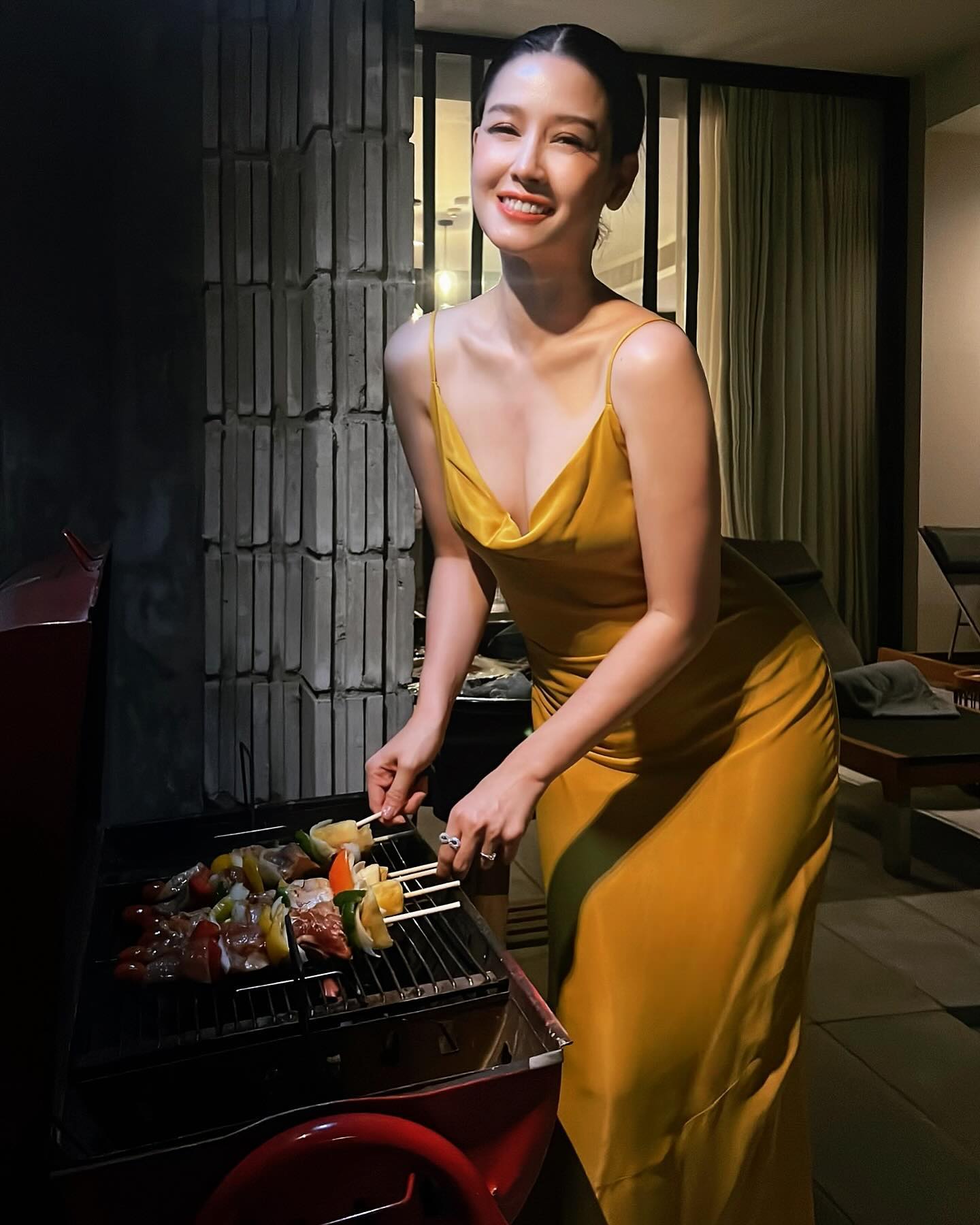 โม - อมีนา พินิจ