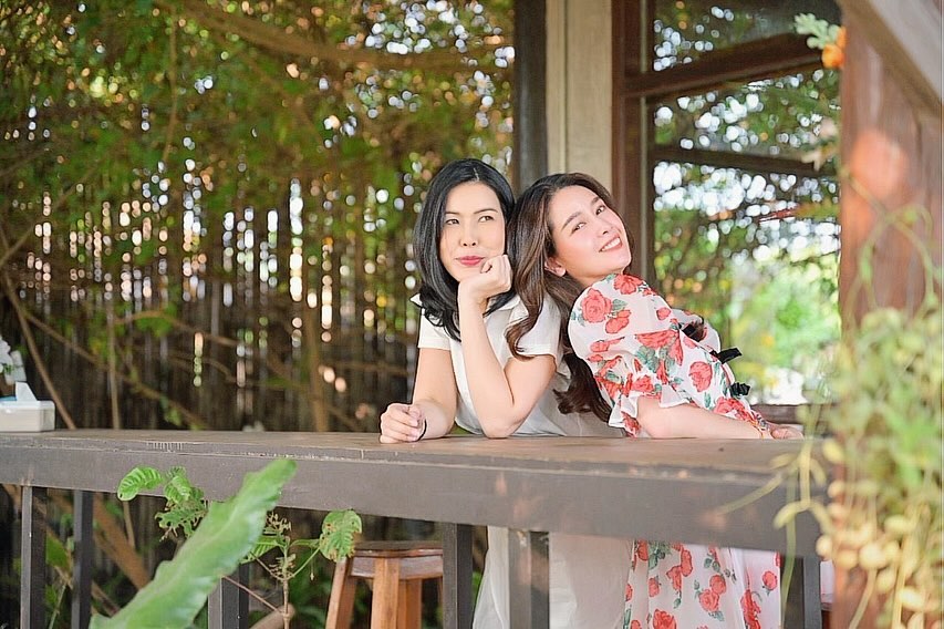 โม - อมีนา พินิจ