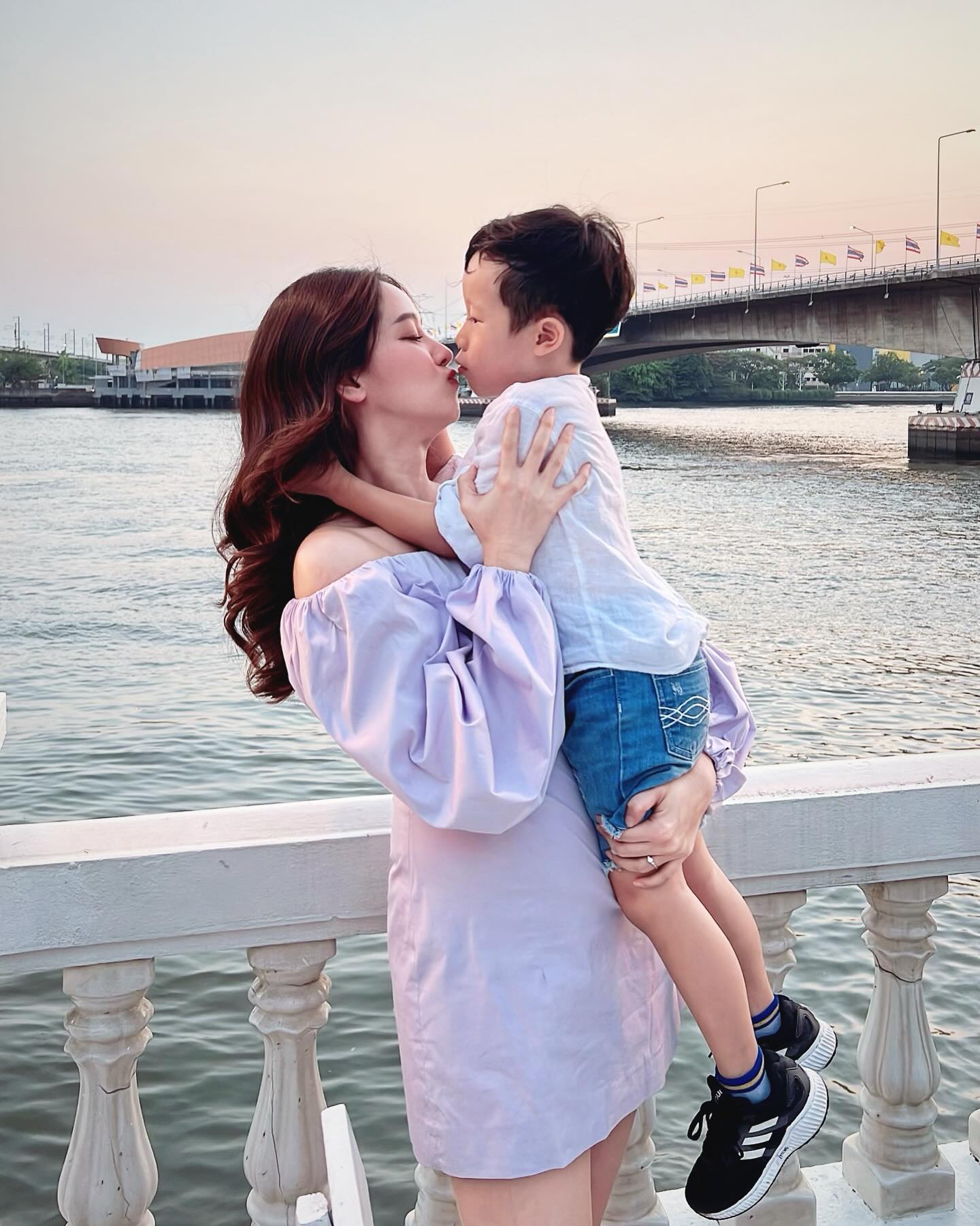 โม - อมีนา พินิจ