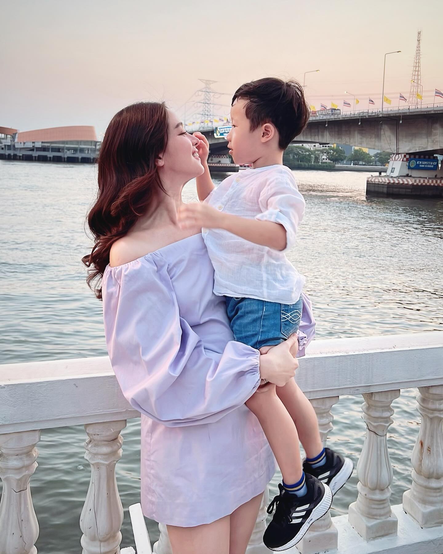 โม - อมีนา พินิจ