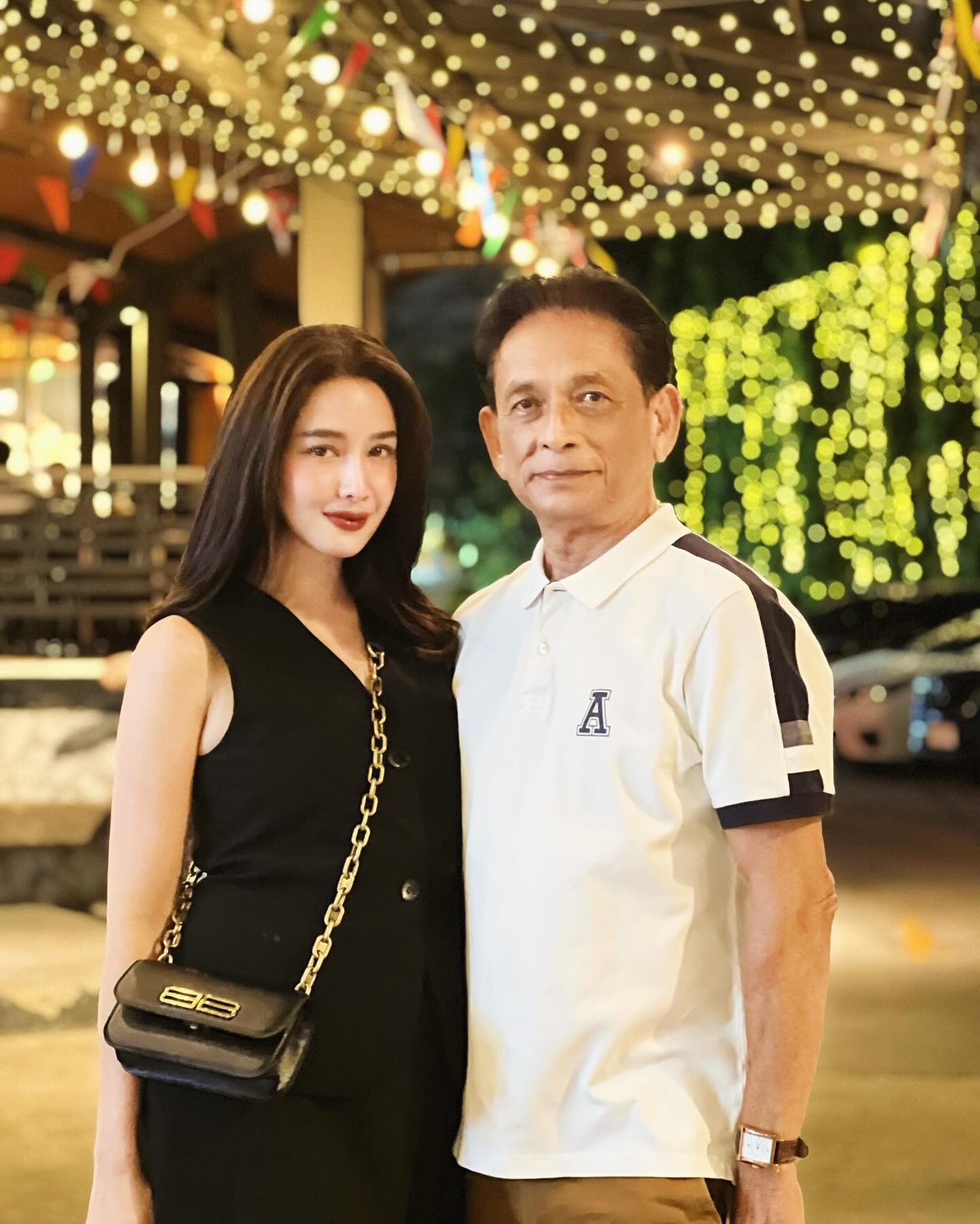 โม - อมีนา พินิจ