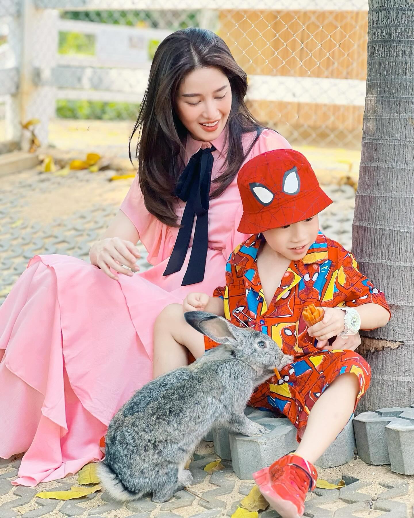 โม - อมีนา พินิจ