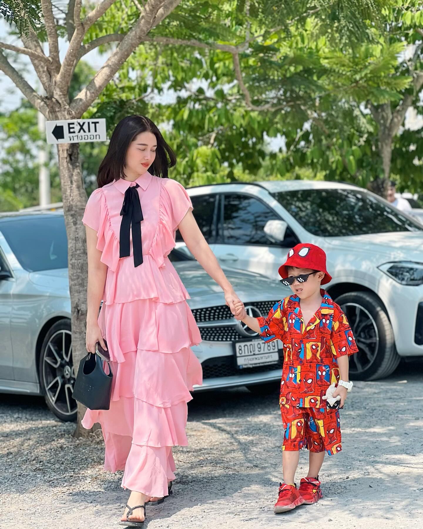 โม - อมีนา พินิจ