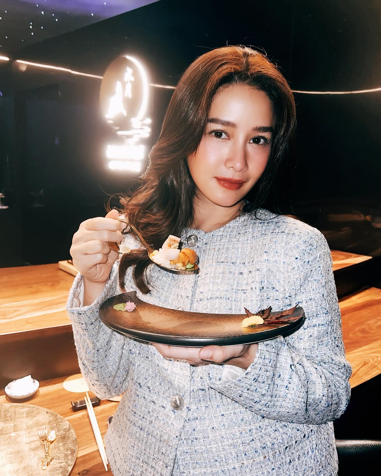 โม - อมีนา พินิจ