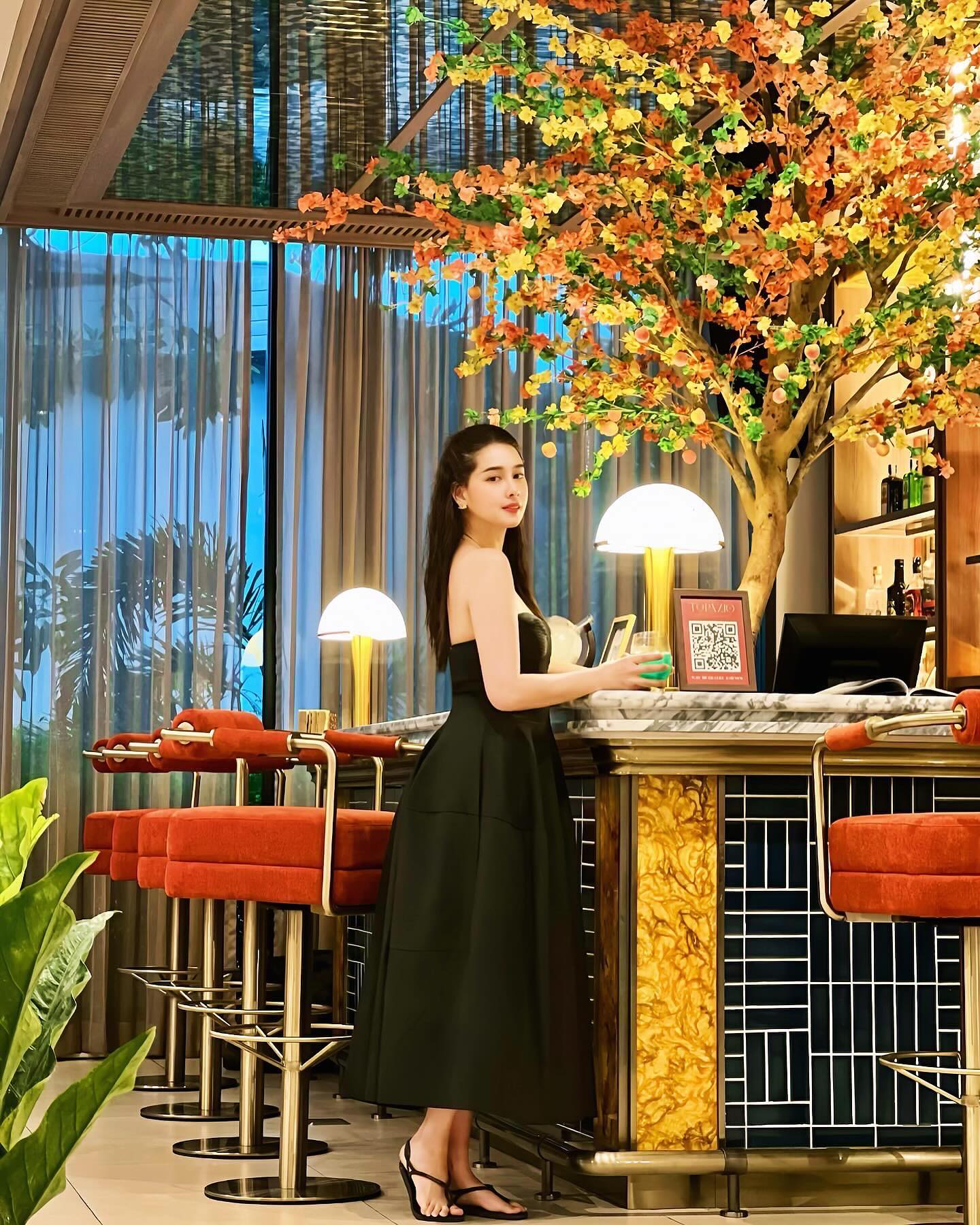 โม - อมีนา พินิจ
