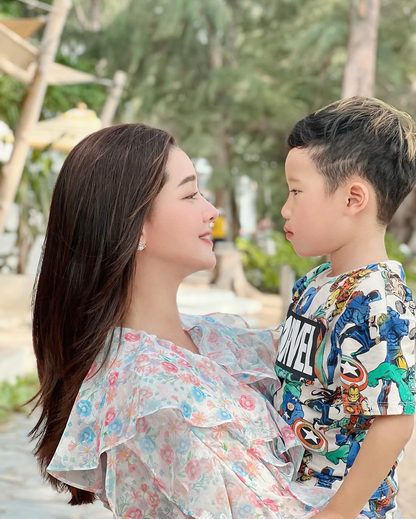 โม - อมีนา พินิจ