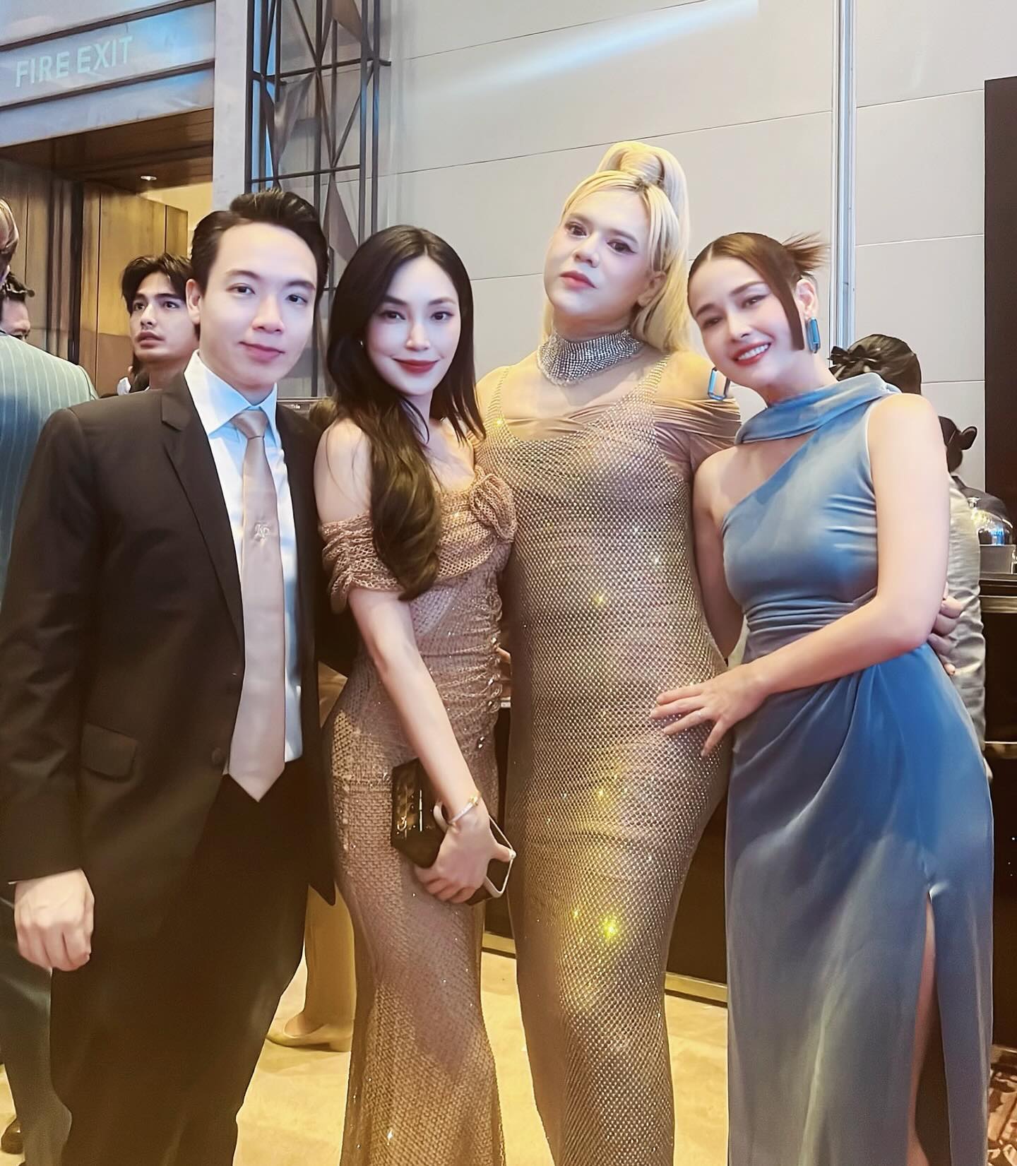 โม - อมีนา พินิจ