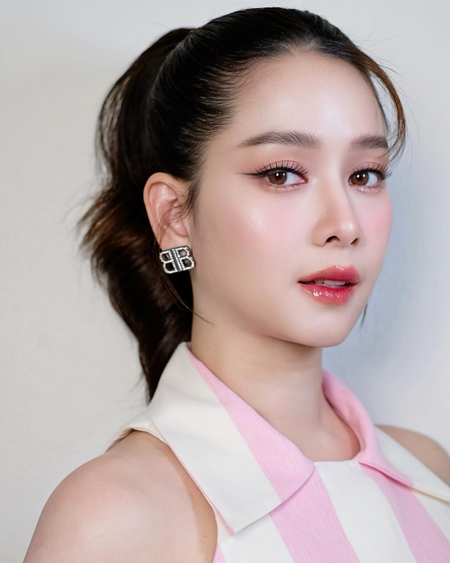 โม - อมีนา พินิจ