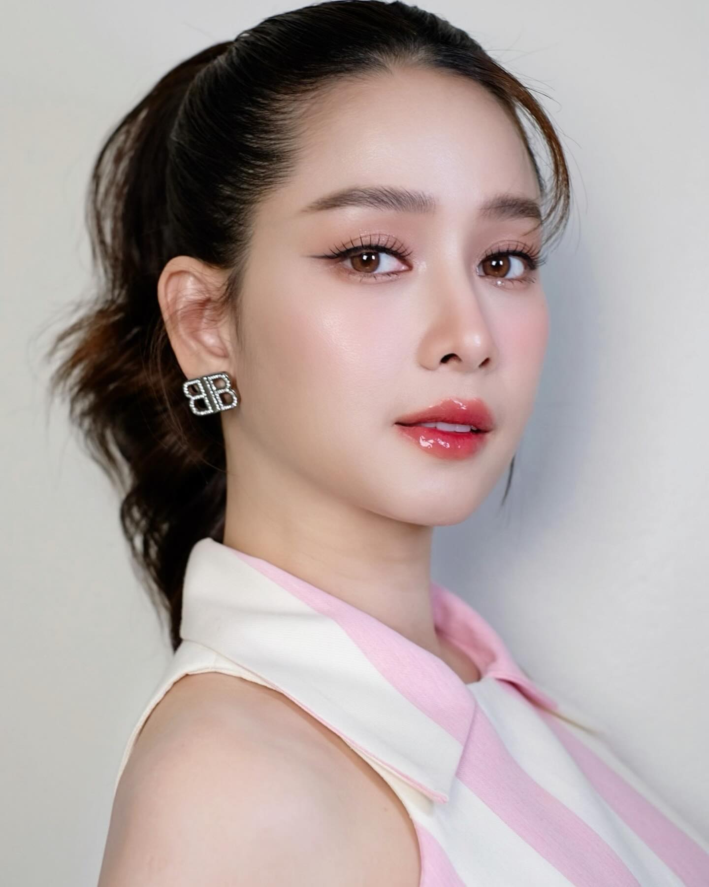 โม - อมีนา พินิจ