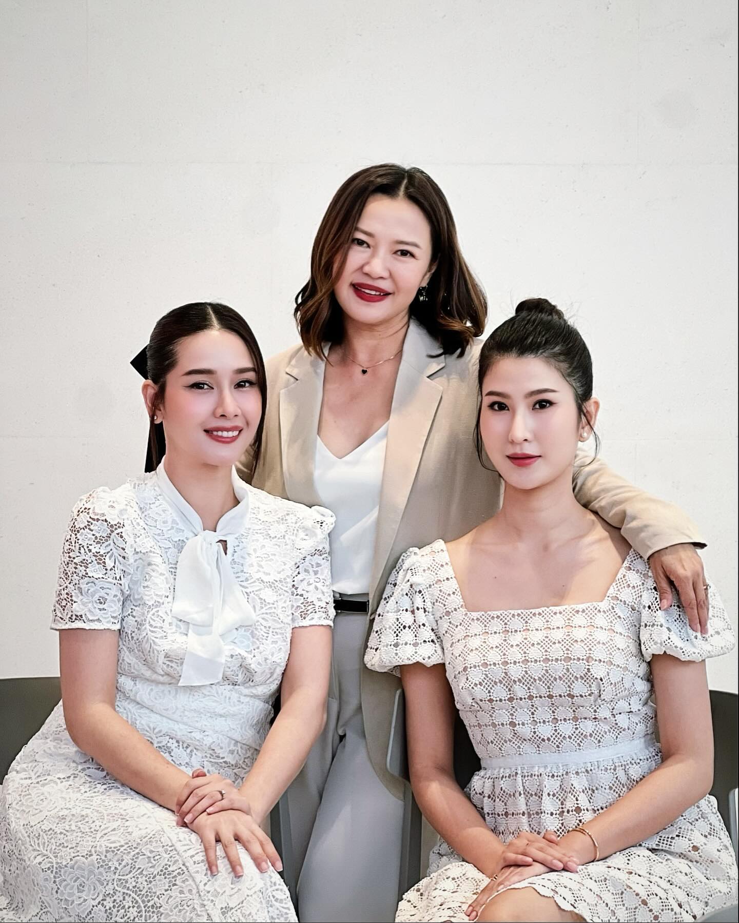 โม - อมีนา พินิจ