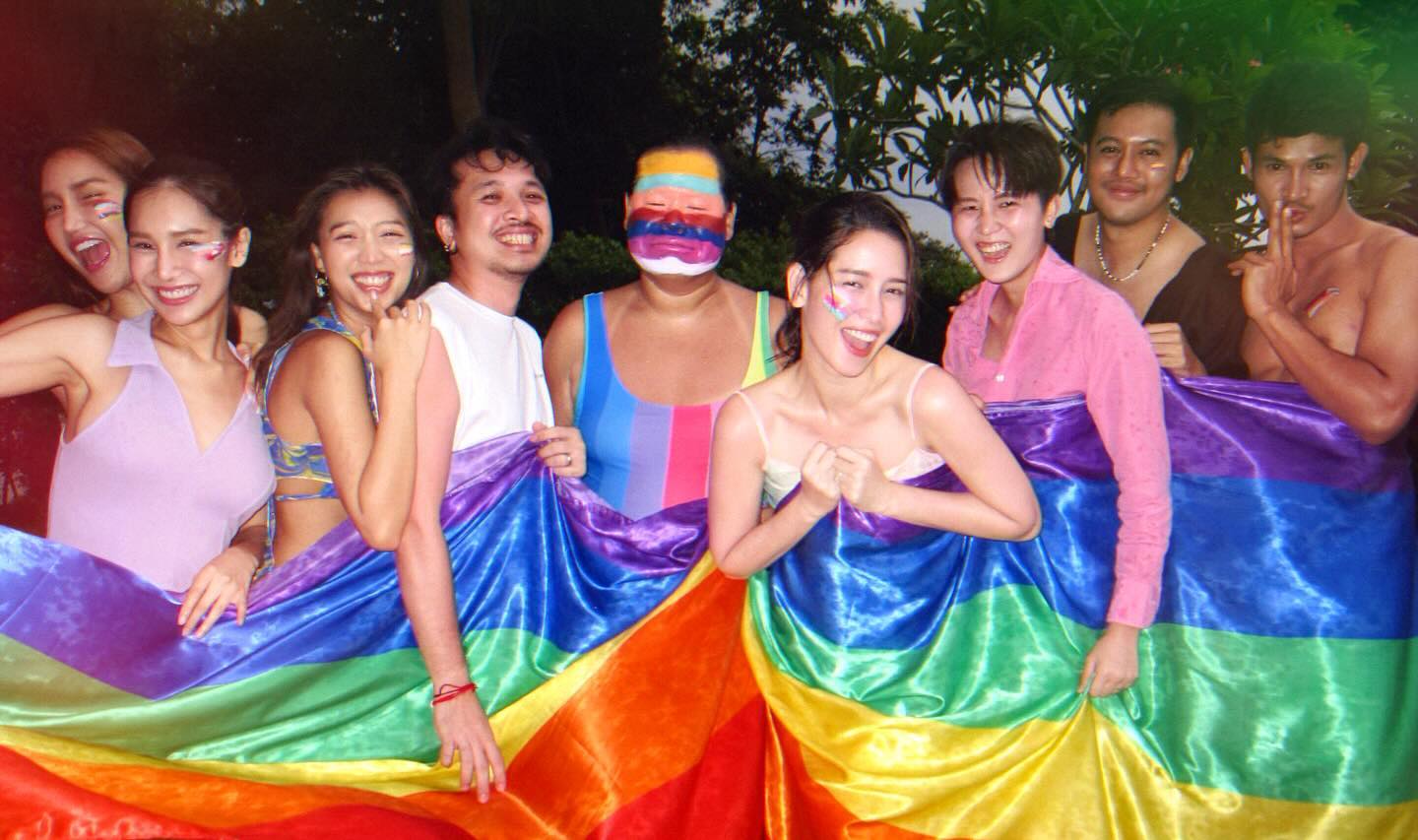 โม - อมีนา พินิจ