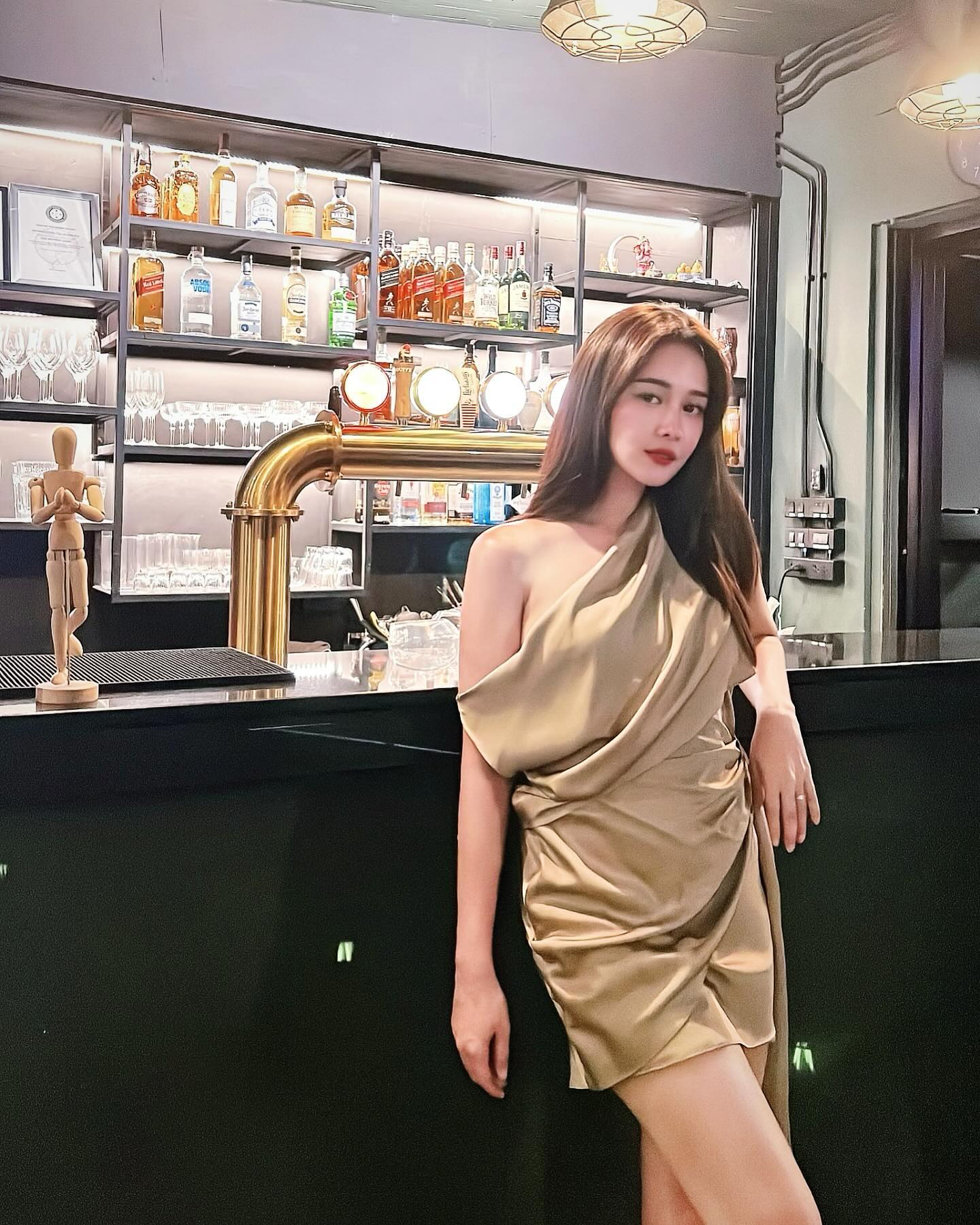 โม - อมีนา พินิจ