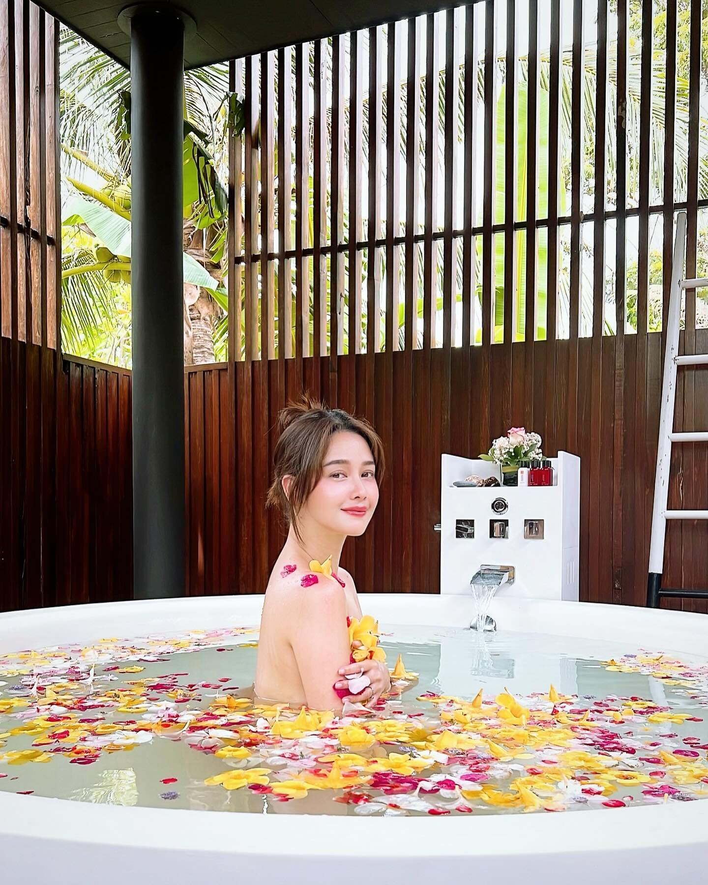 โม - อมีนา พินิจ
