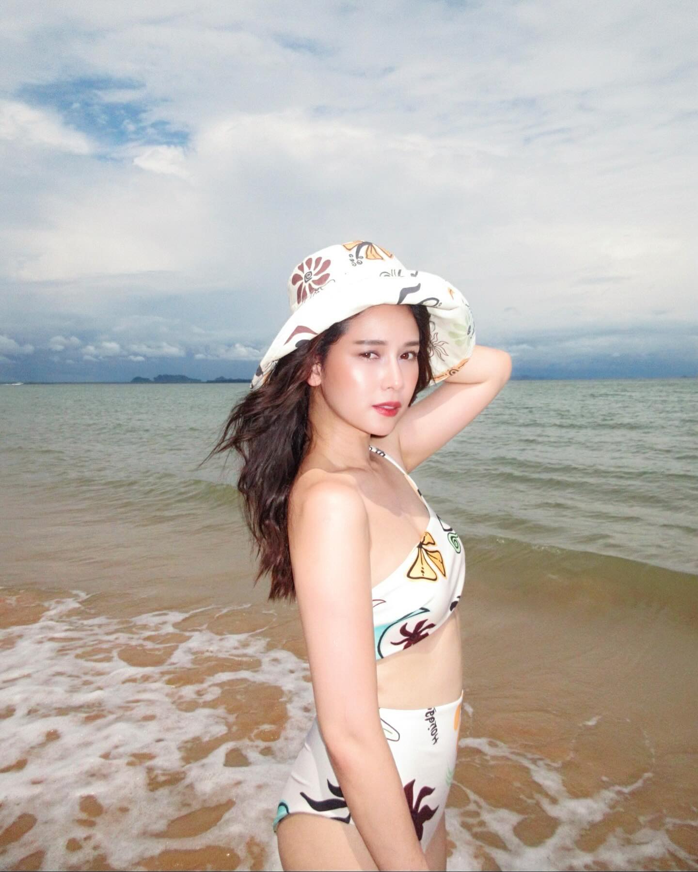 โม - อมีนา พินิจ