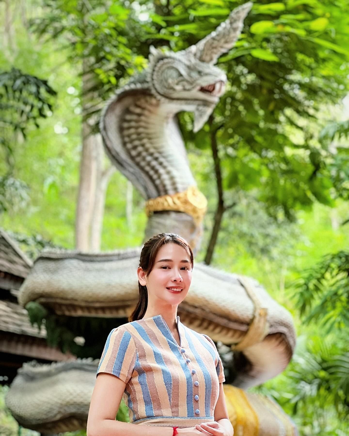โม - อมีนา พินิจ