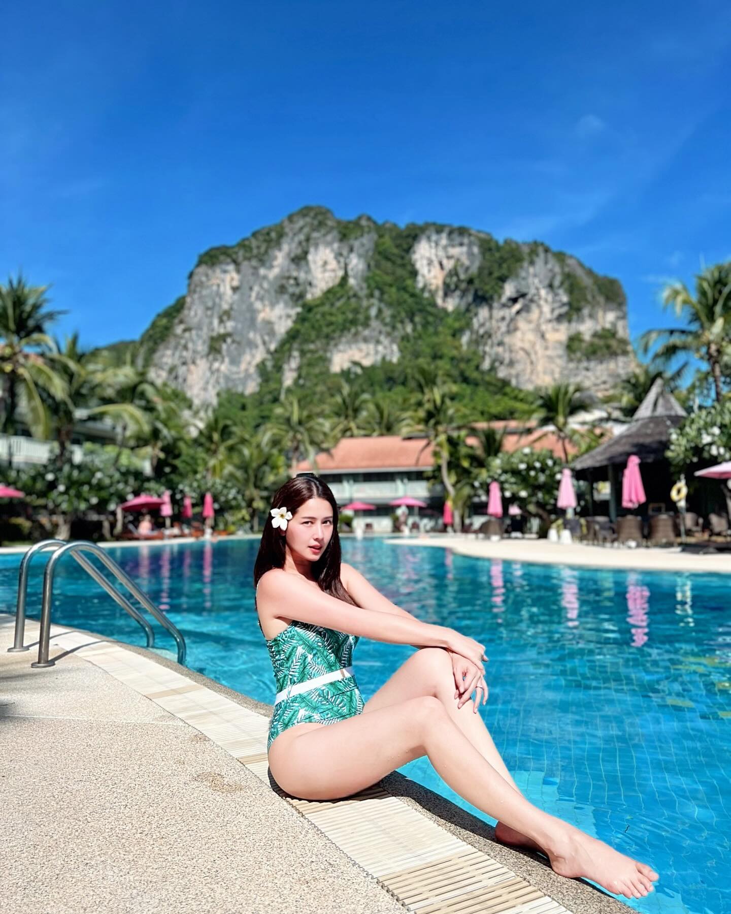 โม - อมีนา พินิจ