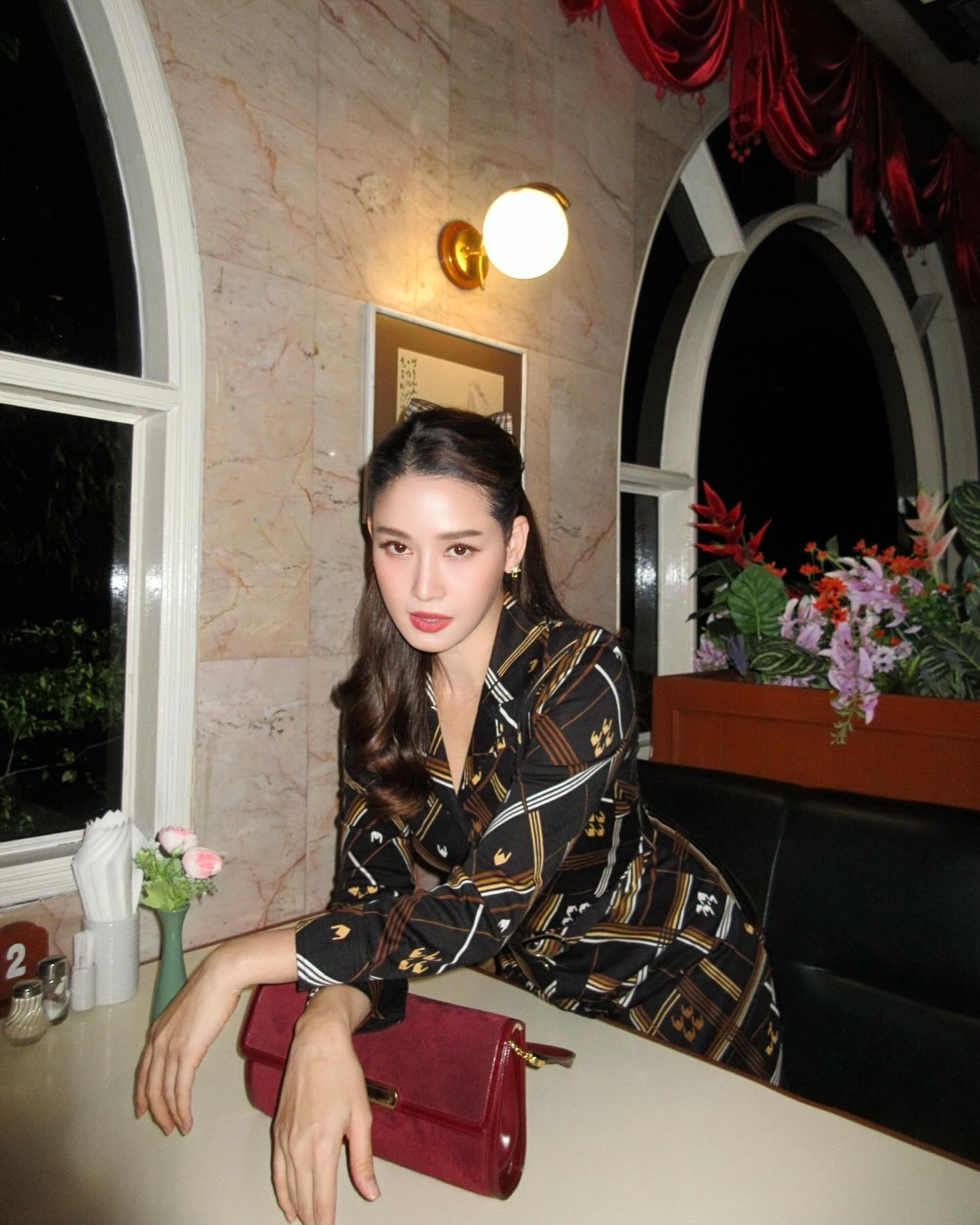 โม - อมีนา พินิจ