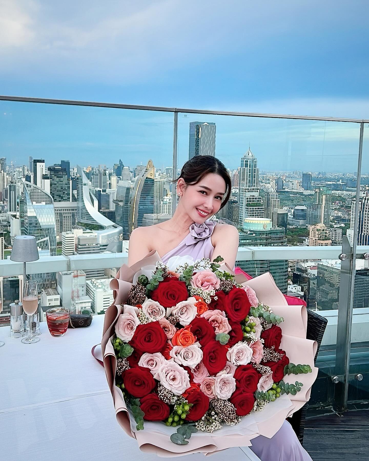 โม - อมีนา พินิจ