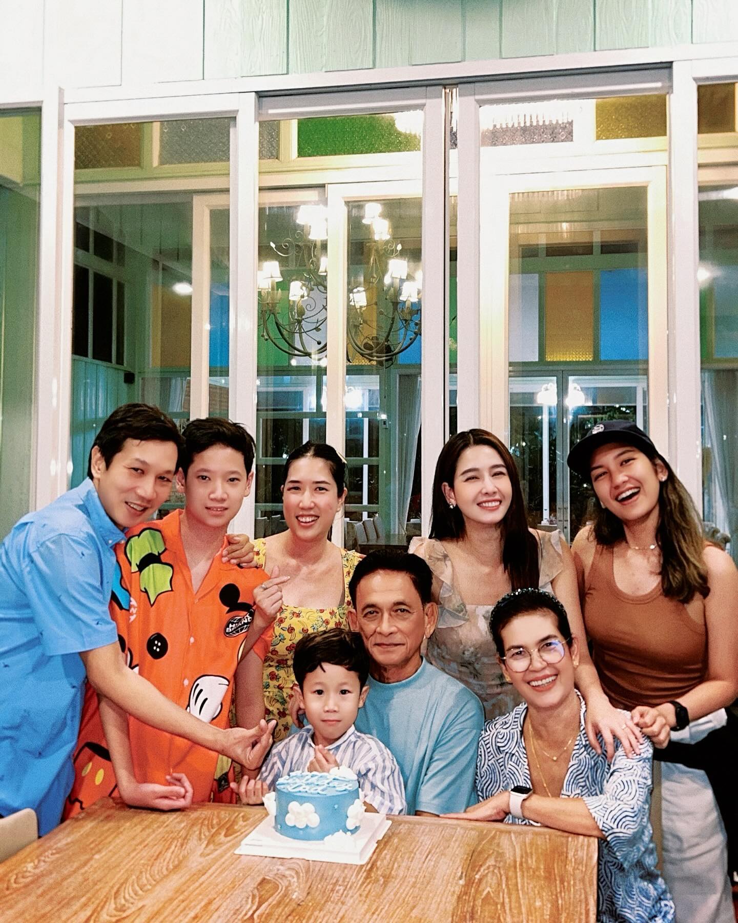 โม - อมีนา พินิจ