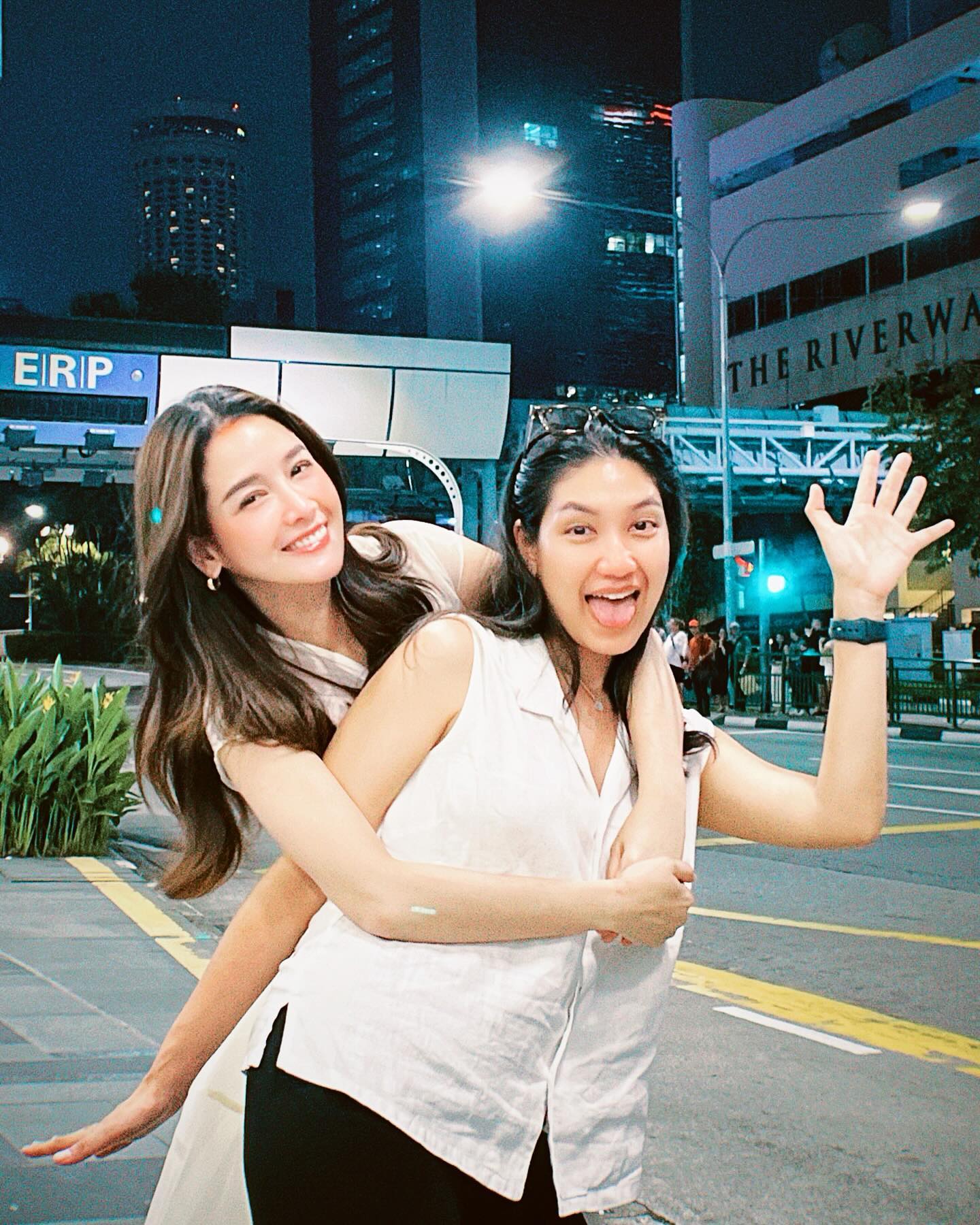 โม - อมีนา พินิจ