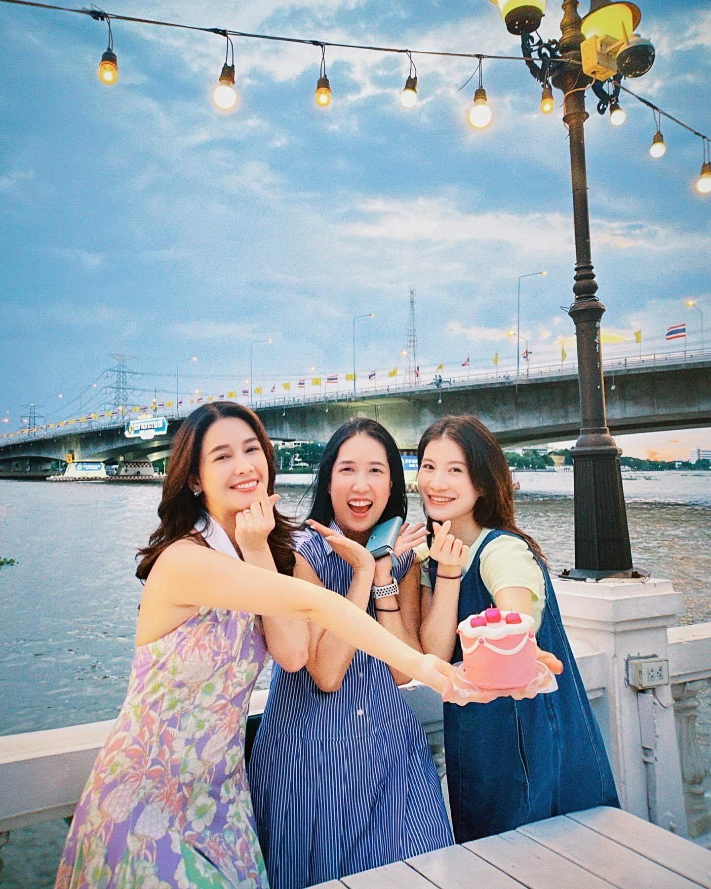 โม - อมีนา พินิจ