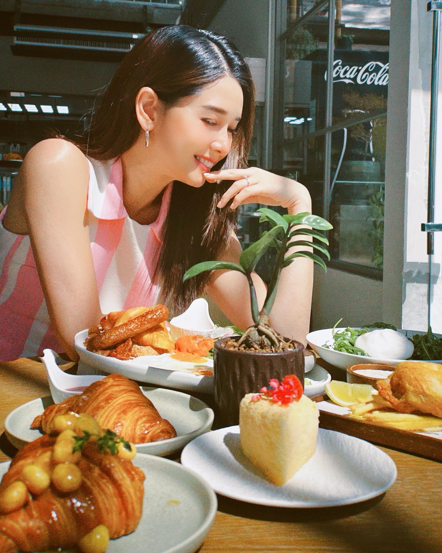 โม - อมีนา พินิจ