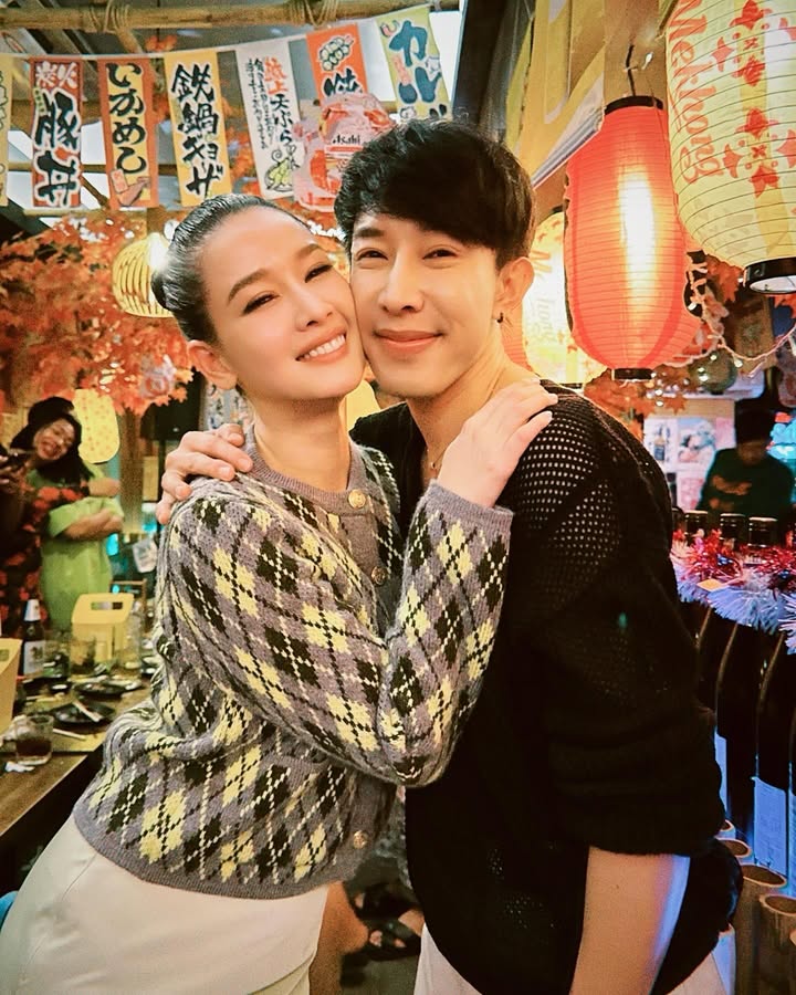 โม - อมีนา พินิจ