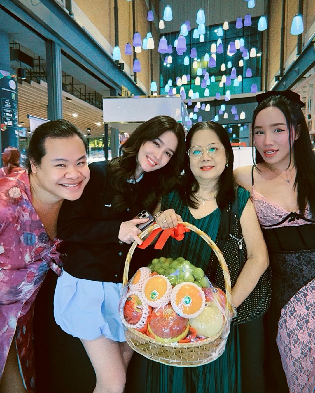 โม - อมีนา พินิจ
