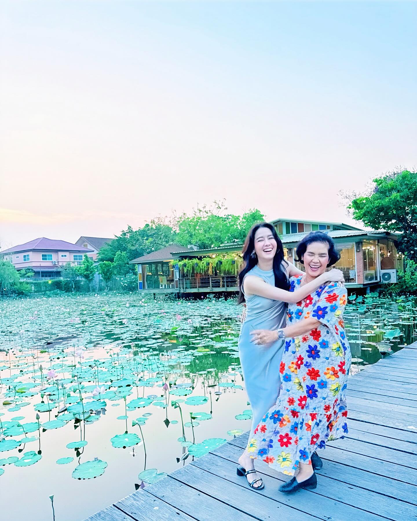 โม - อมีนา พินิจ