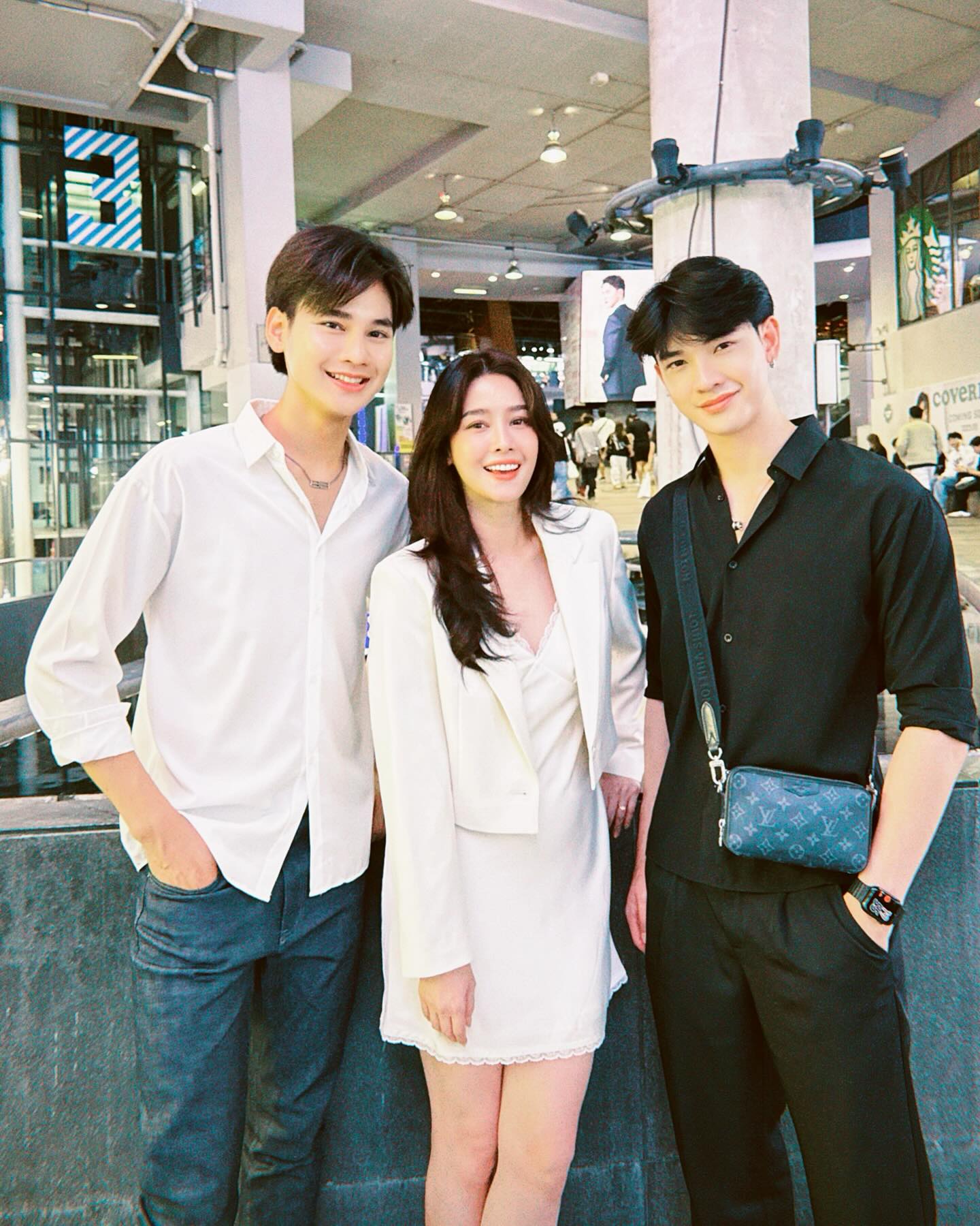 โม - อมีนา พินิจ