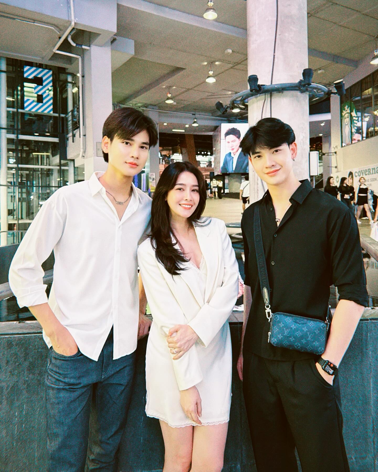 โม - อมีนา พินิจ