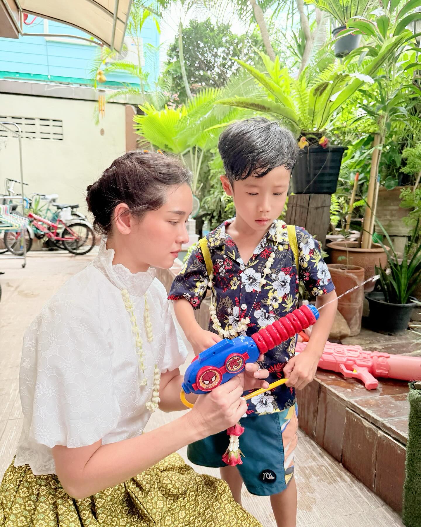 โม - อมีนา พินิจ