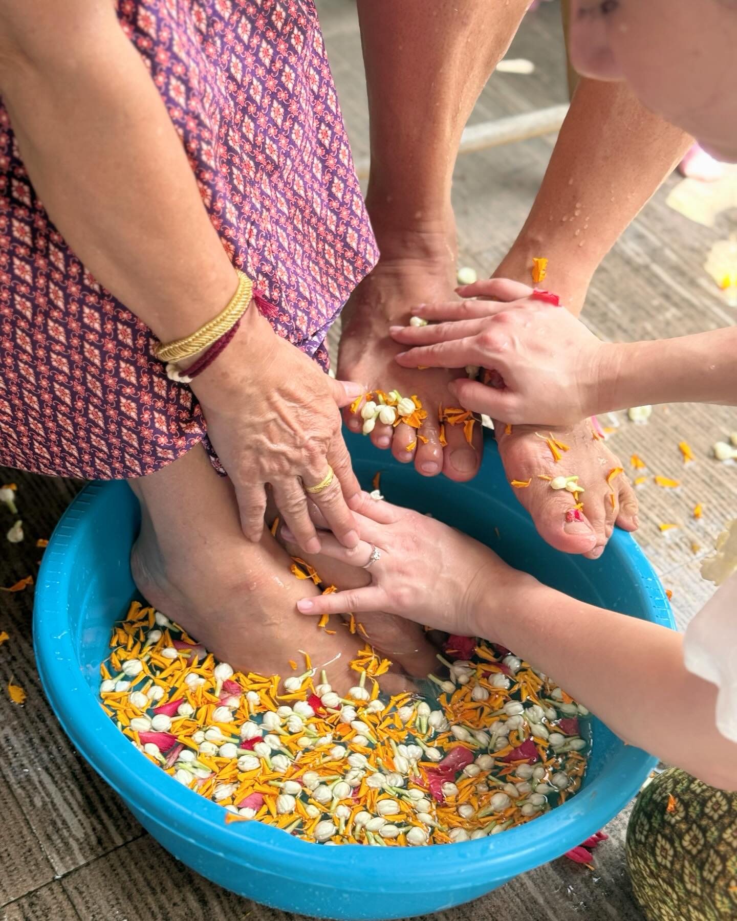 โม - อมีนา พินิจ