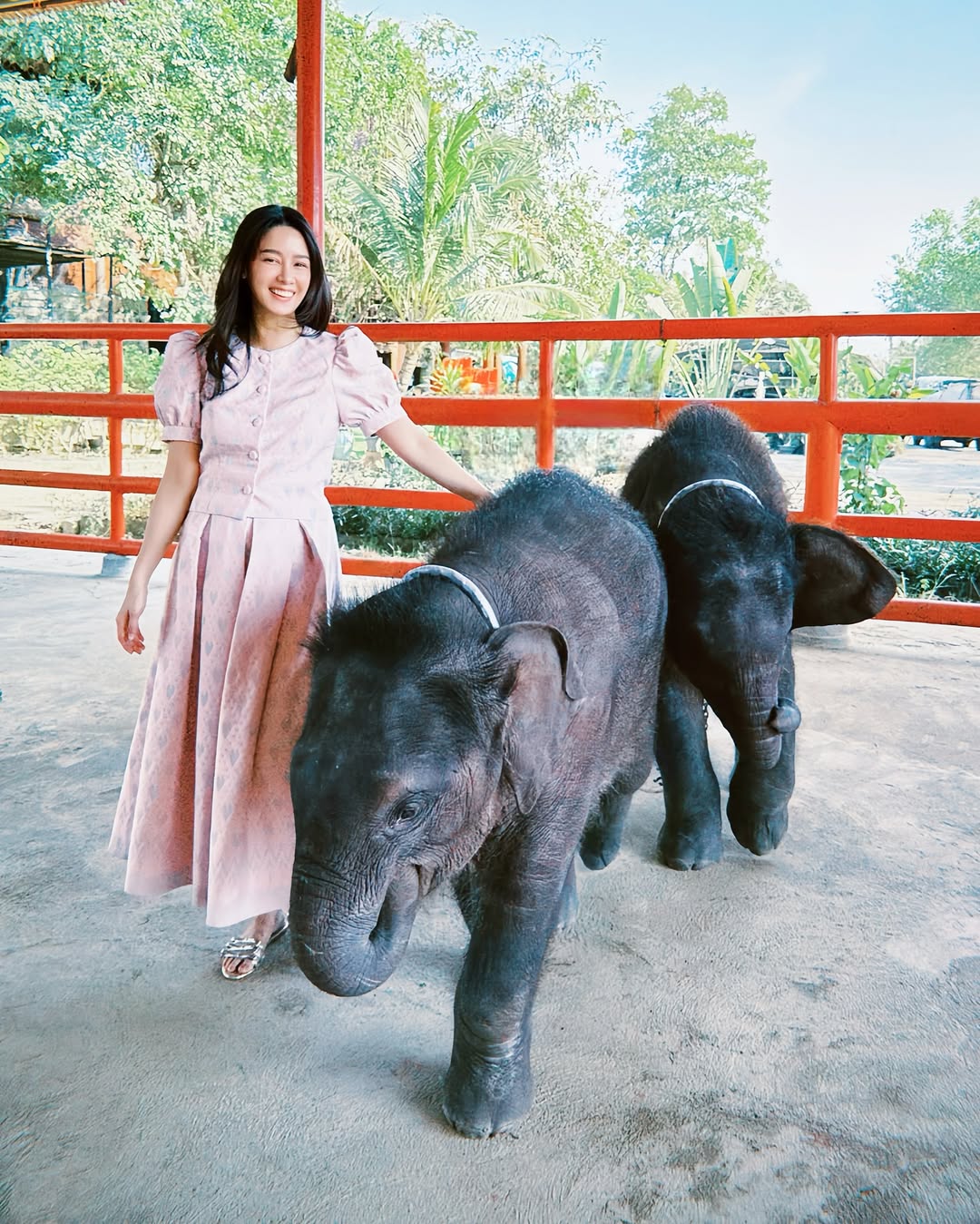 โม - อมีนา พินิจ