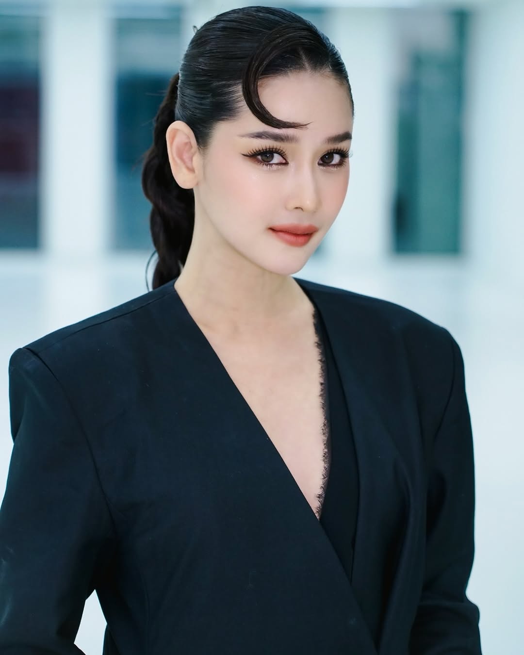 โม - อมีนา พินิจ